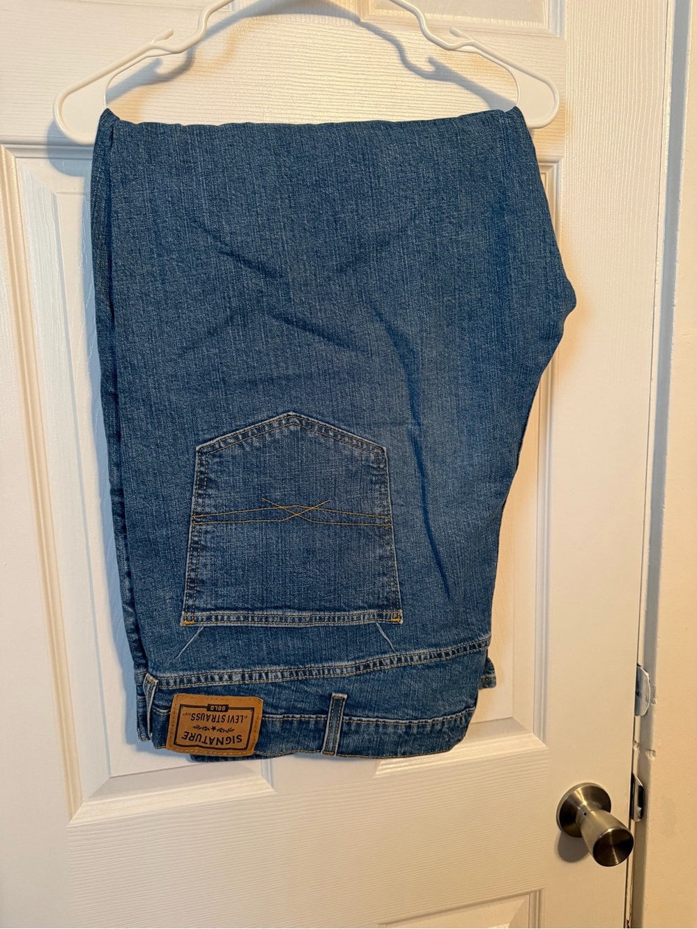 Signature by Levi Strauss Relaxed Blue Denim Jeans
